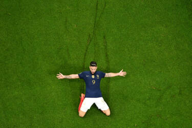 Nikon magazine - photographing football